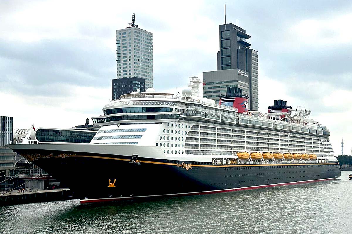 Disney Dream in Rotterdam. Foto van Bjorn Melis