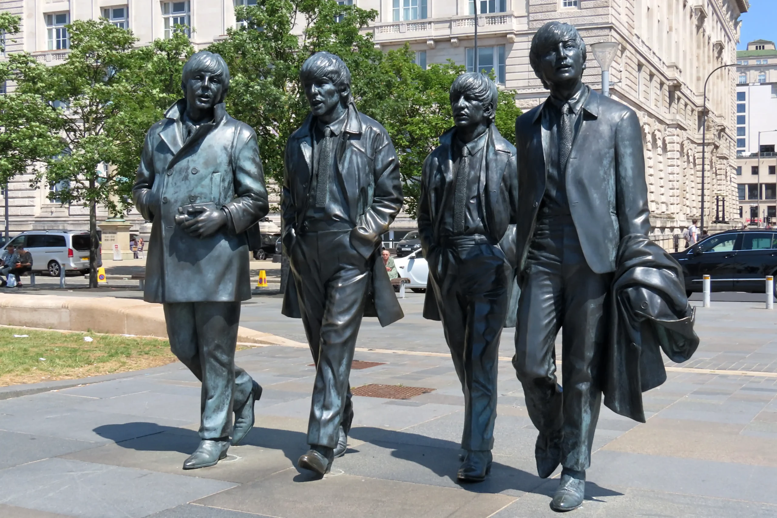 Buitenhut met balkon