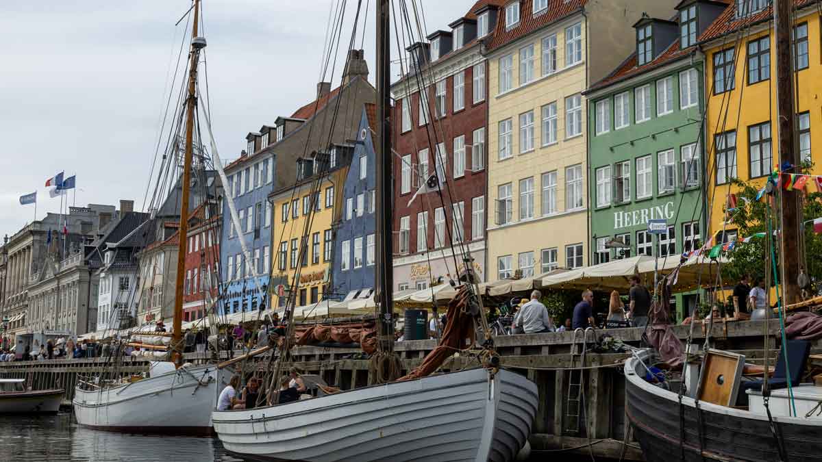 Kopenhagen nyhavn vanaf het water