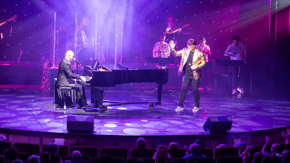 show aan boord Celebrity eclipse